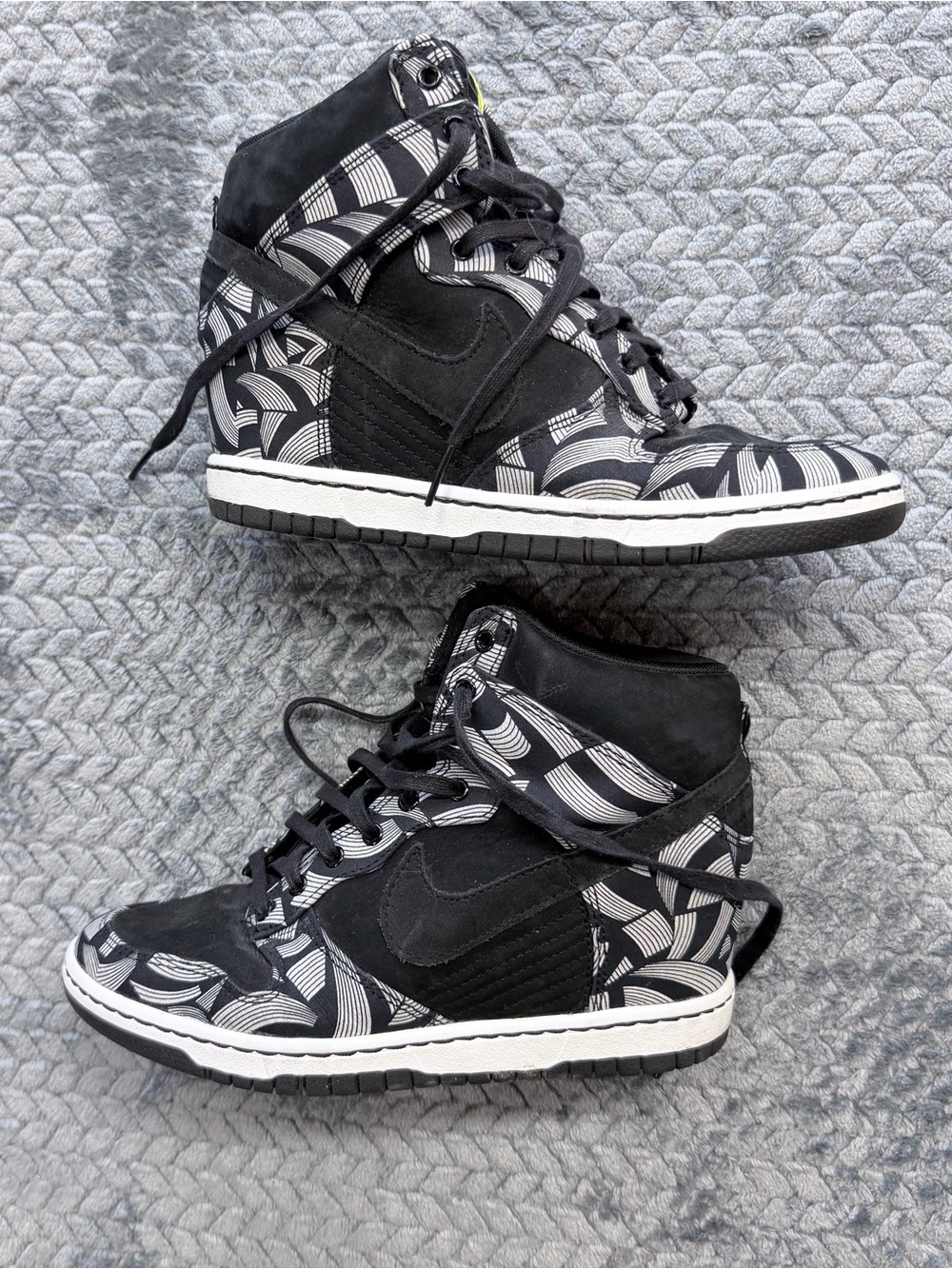 Nike Dunk Sky Hi Women's OG Liberty Wedge Black White Volt 543217-011 Size 7